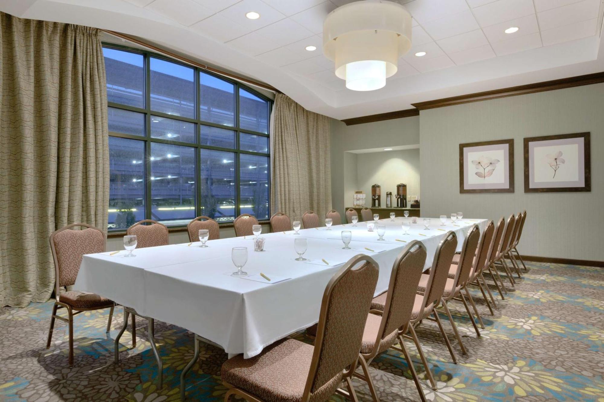 Hilton Garden Inn Worcester Exterior foto
